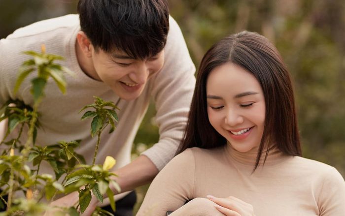 B Trần tặng Quỳnh Kool một món quà dịp đầu năm khiến 'vợ yêu' mừng phát khóc