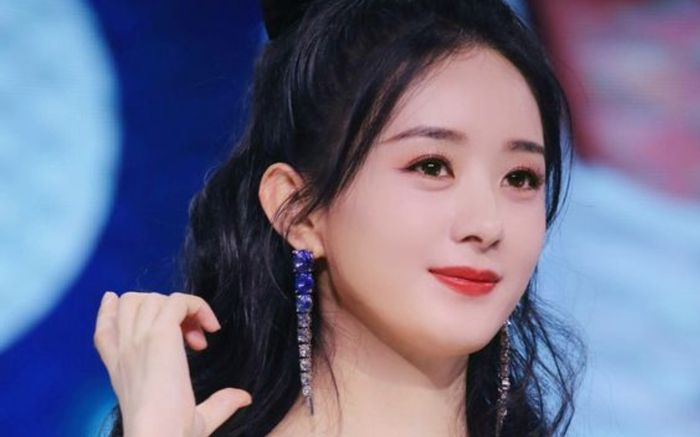 Triệu Lệ Dĩnh công khai nói lời yêu với một người, danh tính lộ ra ai cũng khen xứng đáng