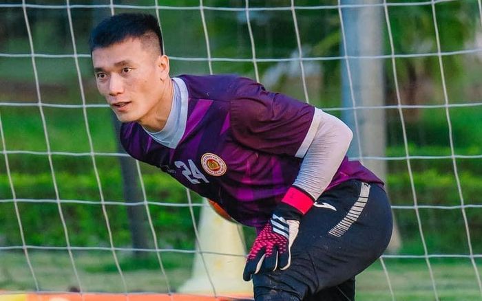 Thủ môn Bùi Tiến Dũng liệu có đến CLB HAGL của bầu Đức?