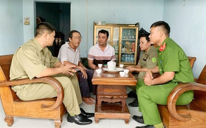 Người đàn ông đi hái nấm mãi không thấy về, ngỡ ngàng khi tìm thấy