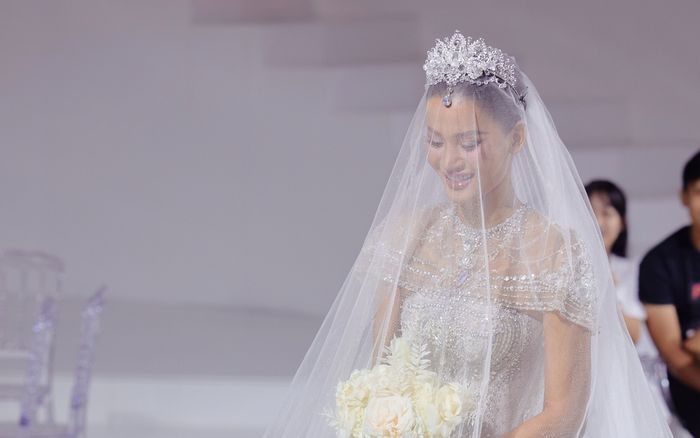 Á hậu Hương Ly bất ngờ khoác váy cưới, nhan sắc 'cô dâu tháng 11' đầy rạng rỡ: 'Chú rể' là ai?