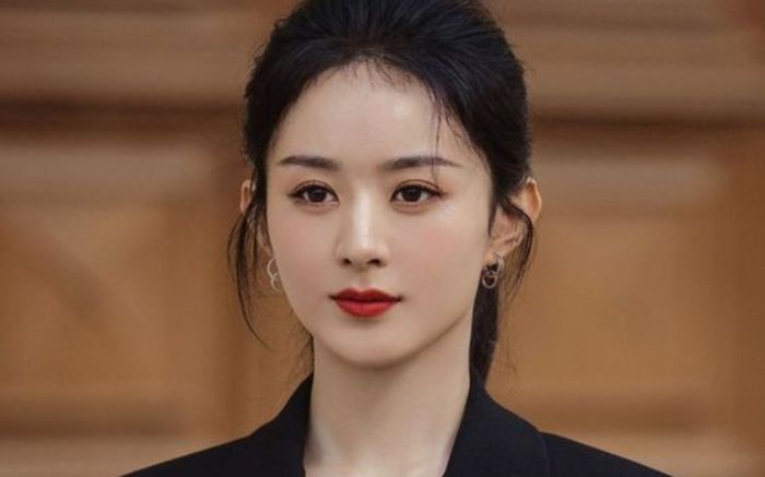 Triệu Lệ Dĩnh bị đàn em tranh phiên vị, có là chị đại thì cũng bị 'đè đầu cưỡi cổ' mà thôi