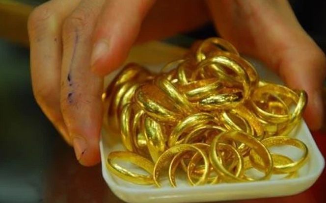 Giá vàng hôm nay (7/11): Vàng nhẫn cao nhất trong lịch sử, vàng miếng giảm mạnh
