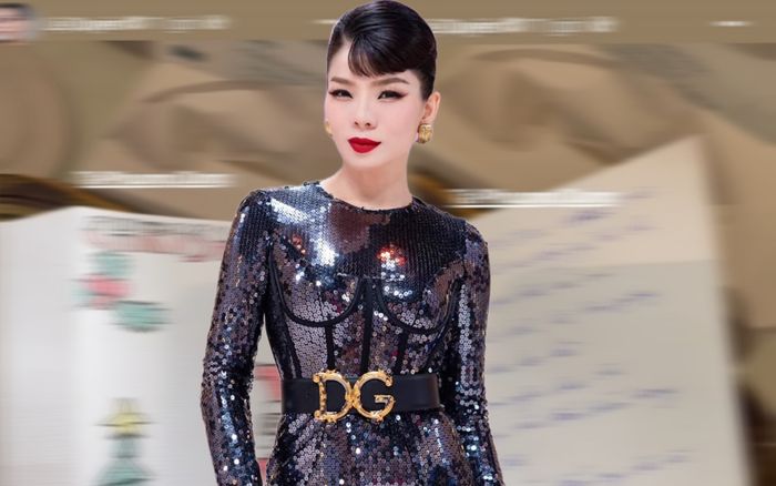 Một khán giả viết thư tay gửi đến Lệ Quyên, nữ ca sĩ nói gì sau khi nhận được?