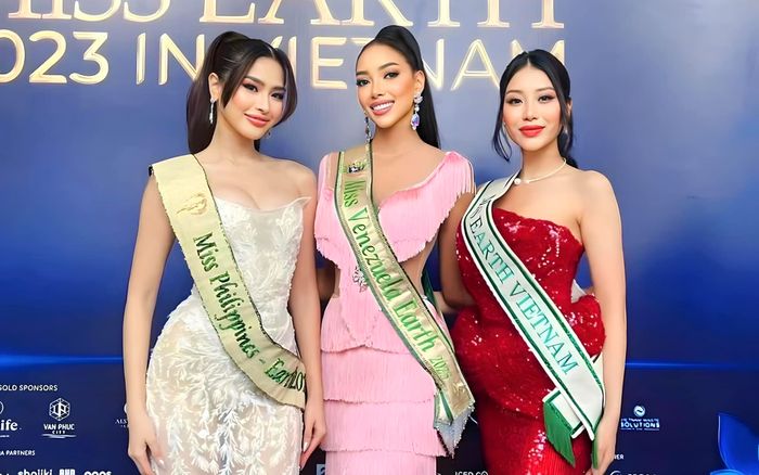 Lan Anh khoe visual rực rỡ ngày nhận sash đọ sắc cùng đối thủ, đây có phải Top 3 Miss Earth?