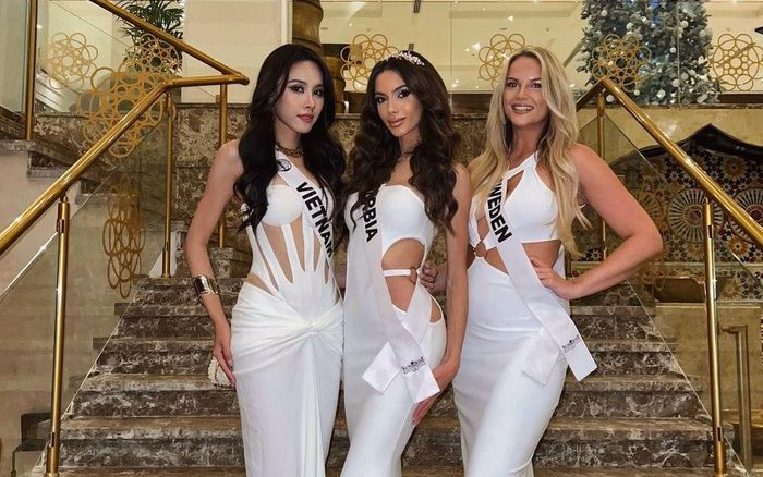 Ngọc Hằng diện váy trắng tinh khôi đọ sắc cùng đối thủ, chưa bao giờ bị lép vế vì lý do này?