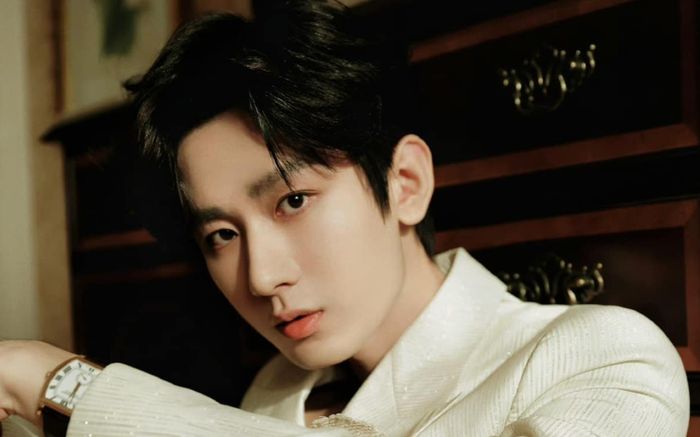 Bức ảnh cách đây 10 năm bóc mẽ nhan sắc thật của Thành Nghị, có đáng để dân tình tung hô?