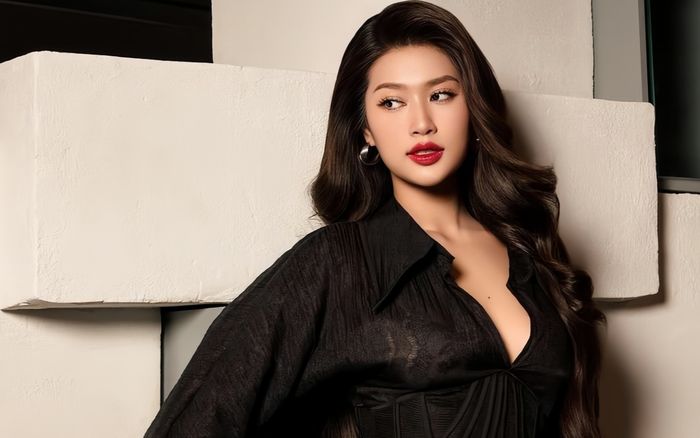 Thiên Ân tự tin vén áo khoe đường cơ bụng rõ nét sau chuỗi ngày 'độ dáng'