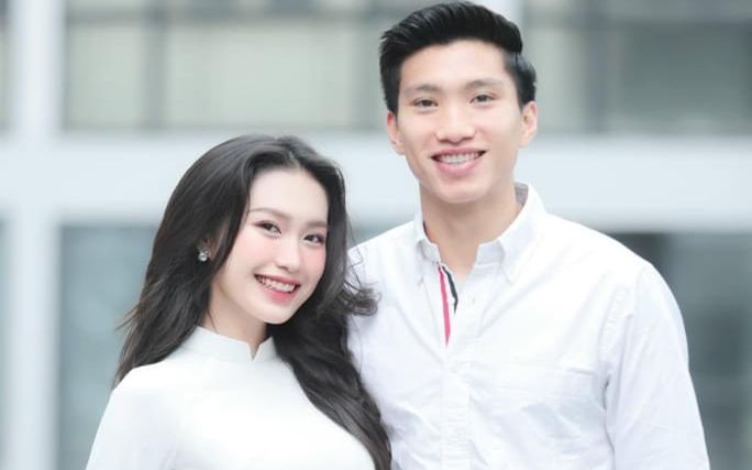 Đoàn Văn Hậu hé lộ 'chiến lược' cưa cẩm bà xã tiểu thư lá ngọc cành vàng