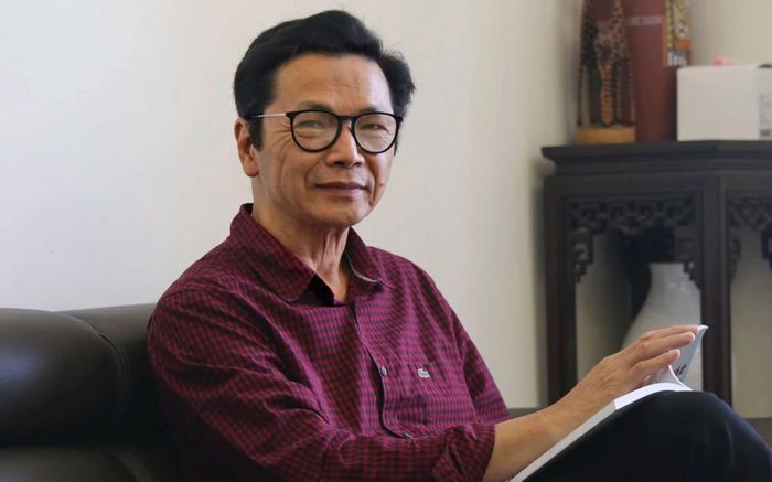 'Người cha khó tính' của Huyền Lizzie gây chú ý với vẻ ngoài phúc hậu, sở hữu 'gia tài khủng' ở tuổi 62