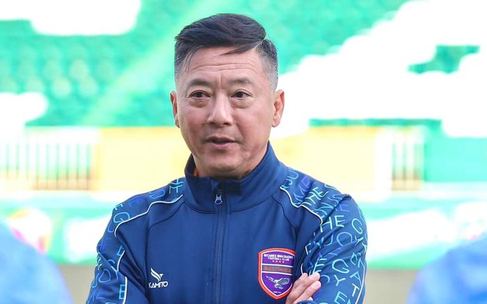 HLV Lê Huỳnh Đức giỏi như thế nào khi đưa Bình Dương lên đỉnh bảng?