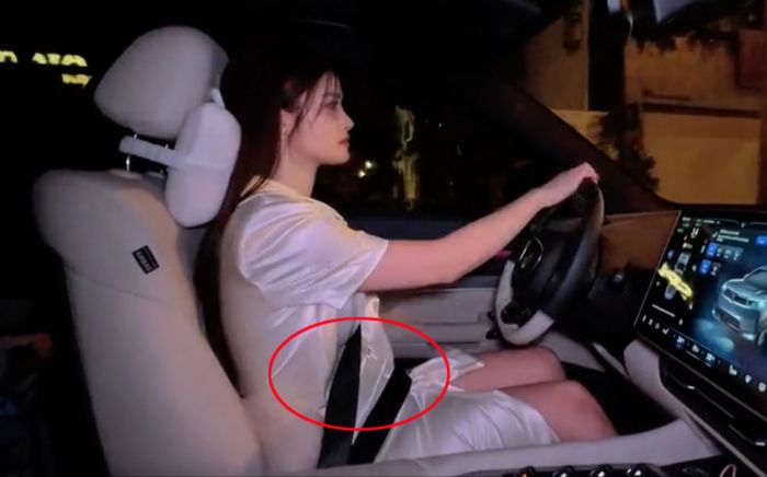 Tự lái xe về nhà sau đêm diễn, Đông Nhi bị soi chi tiết đang mang thai?