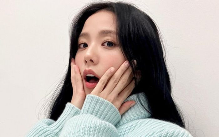 Jisoo bày tỏ tình cảm với người đặc biệt, danh tính cực thân quen