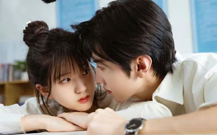 Triệu Lộ Tư chính thức 'đá' Trần Triết Viễn để hẹn hò với tình cũ, còn không ngại xuất hiện cùng nhau