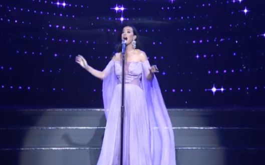 Bất ngờ món ăn được Katy Perry chú ý khi đến Việt Nam biểu diễn