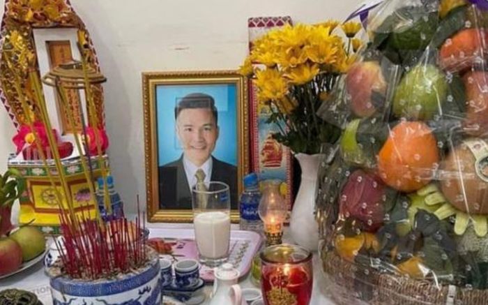 Mẹ ca sĩ Tuấn Khang sốc nặng, phải nhập viện cấp cứu khi con trai đột ngột qua đời