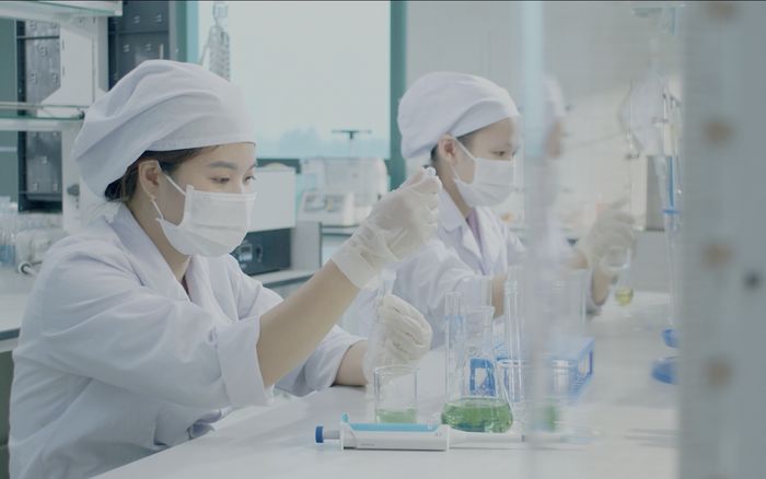 Những con người đứng sau hào quang