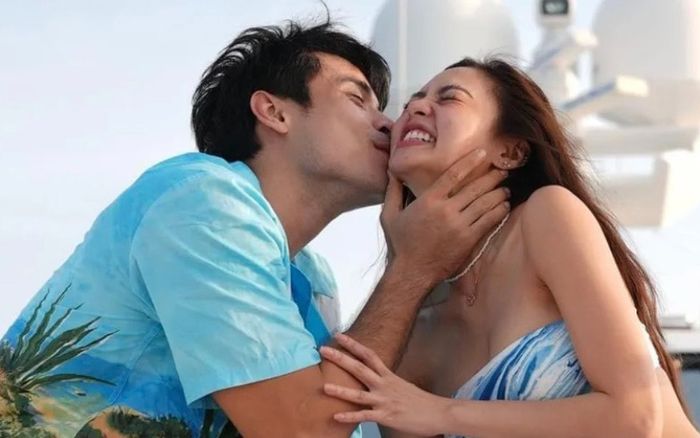 Một cặp đôi nổi tiếng xác nhận chia tay sau 12 năm bên nhau