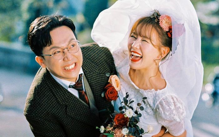 Hậu đăng ảnh kỷ niệm 7 năm, Trấn Thành hỏi thẳng Hari Won chuyện 'có gia hạn nữa không'