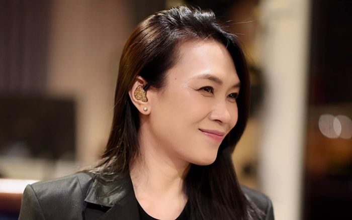 Trước thềm đêm nhạc tại Hạ Long, Mỹ Tâm không giấu được cảm xúc khi mừng tuổi 'đứa con' đặc biệt