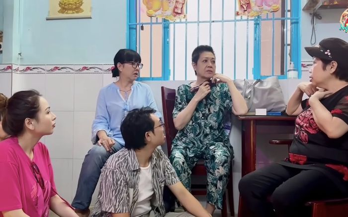 Nữ ca sĩ nổi tiếng một thời nay mắc 2 bệnh nan y cùng lúc: Kiệt quệ kinh tế, phải dùng cà tím để chữa trị