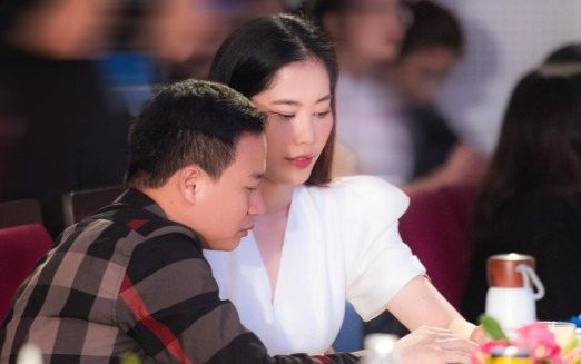 Xuất hiện sau khi nhập viện cấp cứu, chồng sắp cưới Nam Em vẫn quyết giữ khăng khăng hành động này