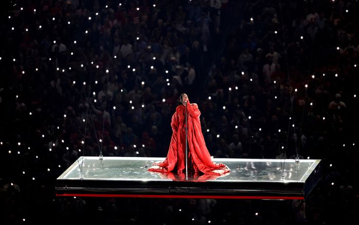 Nữ ca sĩ được trả hơn 20 nghìn tỷ để biểu diễn tại địa điểm không ai ngờ: Nghe thôi đã 'nổi da gà'!