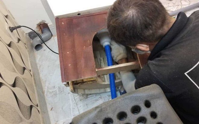 Vừa chuyển đến nhà mới vài tháng đã liên tục đau ốm, sự thật bất ngờ hé lộ sau khi kiểm tra ống nước