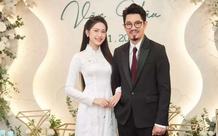 Bố vợ Đoàn Văn Hậu có phản ứng chú ý khi được chúc mừng lên chức ông ngoại