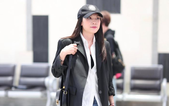 Mỹ Tâm khoe thần thái đẹp hút hồn ở sân bay, sẵn sàng cho ngày đặc biệt