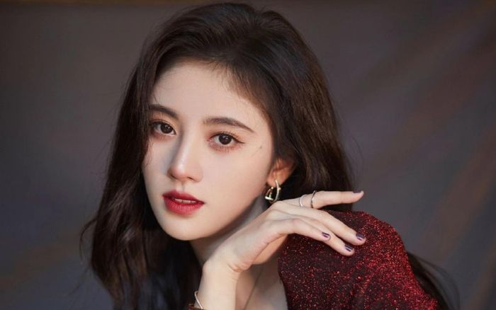 Nhan sắc mẹ ruột Cúc Tịnh Y gây bão mạng, bảo sao cô con gái là đại mỹ nhân của Cbiz