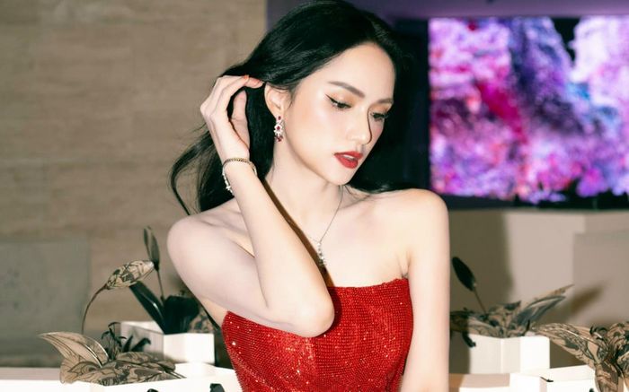 Hương Giang: 'Hoá ra là khi chán nhau rồi, ta thường chê trách nhau tồi....'