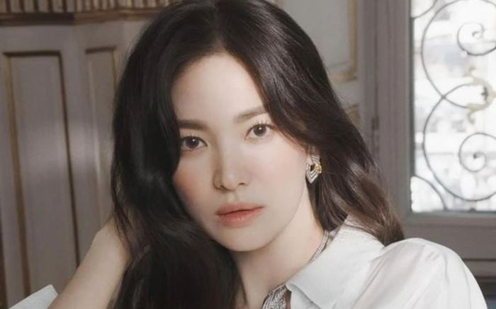 Hé lộ lý do Song Hye Kyo quyết công khai danh tính vị hôn phu ngay dịp cuối năm