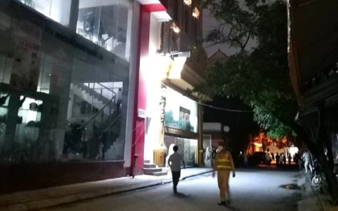 Bé gái 5 tuổi rơi từ tầng 10 xuống đất tử vong thương tâm