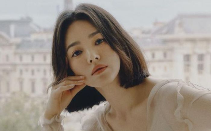 Song Hye Kyo dẫn đầu danh sách ngọc nữ Hàn thập niên 2000 sau khi trở thành thị hậu Baeksang 2023
