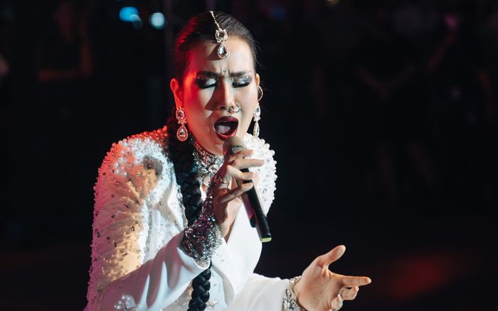 Hát live 'Về với em', Võ Hạ Trâm bị nhận xét 'ra bài như vậy ai cover nổi': Nữ ca sĩ trả lời ra sao?