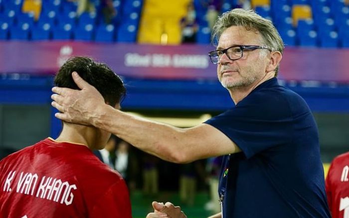 Hoà Thái Lan, U22 Việt Nam gặp Indonesia ở bán kết