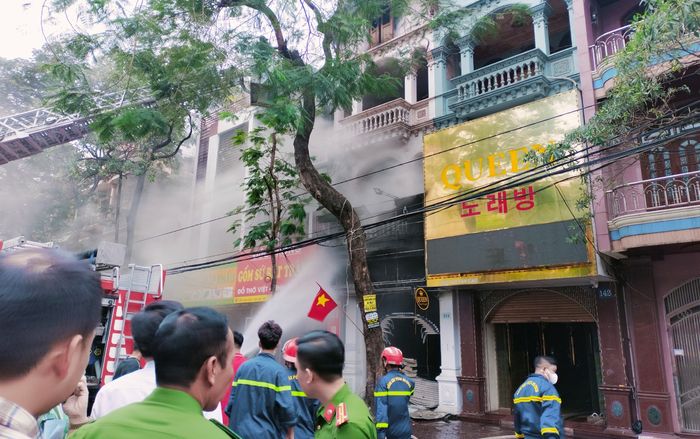 Vụ cháy quán bar ở phố Tây Hải Phòng khiến 3 người tử vong: Một nữ nhân viên chui được ra ngoài thoát nạn