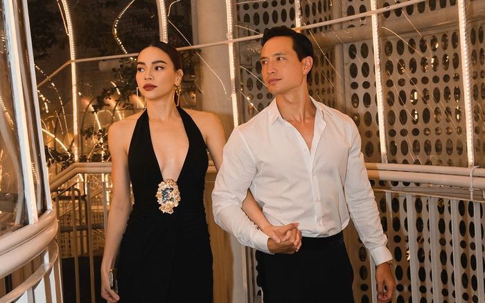 Hồ Ngọc Hà diện đầm trễ nải khoe 'cặp tuyết lê' cạnh Kim Lý, nhưng có điểm sai sai