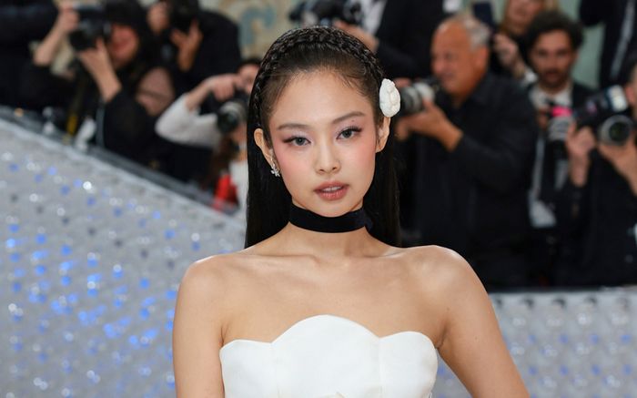 Fan xót xa trước áp lực làm người nổi tiếng của Jennie (BLACKPINK)