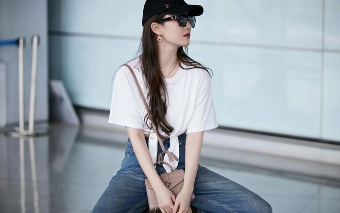 Choáng với giá outfit sân bay của Lưu Diệc Phi: 'Đúng là đẳng cấp đỉnh lưu!'