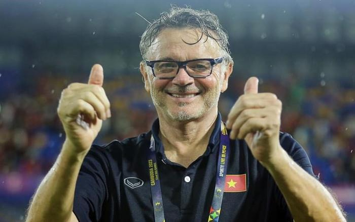 HLV Troussier lần đầu tiên có HCĐ SEA Games: Thắp lại niềm tin cho giấc mơ World Cup