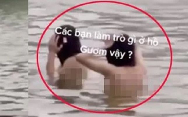 Diễn biến mới vụ nghi 2 cô gái 'tắm tiên' ở Hồ Gươm gây phản cảm