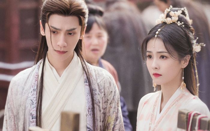 Qua mặt Bạch Lộc, La Vân Hi được đánh giá là diễn viên xuất sắc nhất trong Trường Nguyệt Tẫn Minh