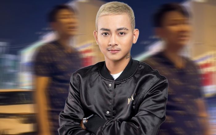 Hoài Lâm tiếp tục lộ diện với ngoại hình như 'ông chú' ở giữa đường, hát hò tặng khán giả