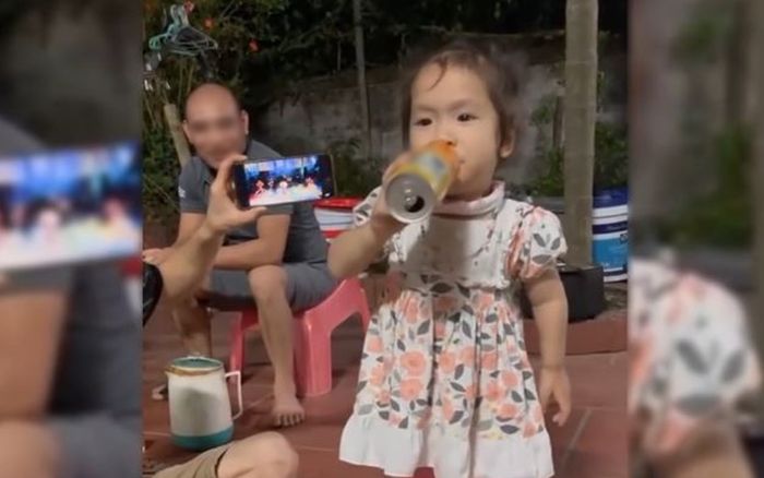 Bé gái 3 tuổi cất tiếng ca 'Gặp nhau giữa rừng mơ', giọng hát thế nào mà hút 5 triệu lượt xem?