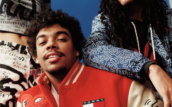 Tommy Hilfiger kết hợp cùng nghệ sĩ Keith Haring ra mắt bộ sưu tập phiên bản giới hạn Tommy Jeans