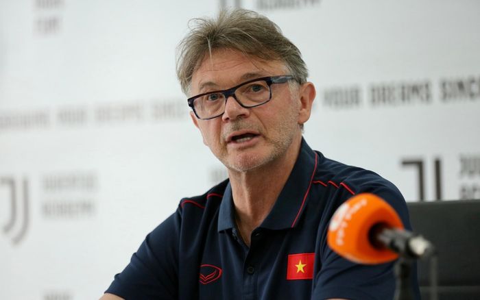 Vòng loại U23 châu Á 2024: HLV Troussier có giúp bóng đá Việt Nam bay cao?