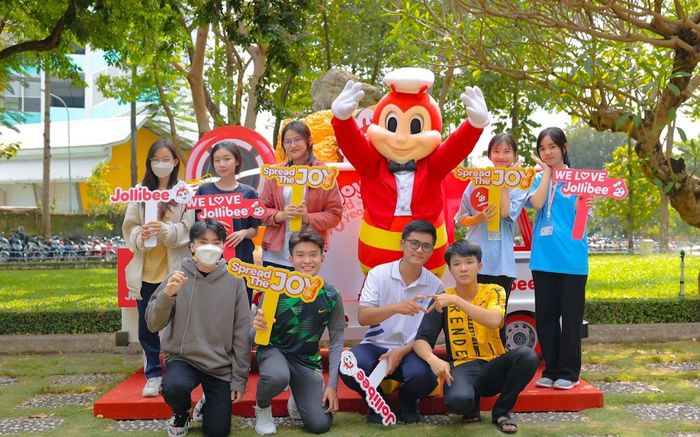 Những khoảnh khắc khó quên của chuỗi sự kiện Chuyến Xe Vui Vẻ Jollibee