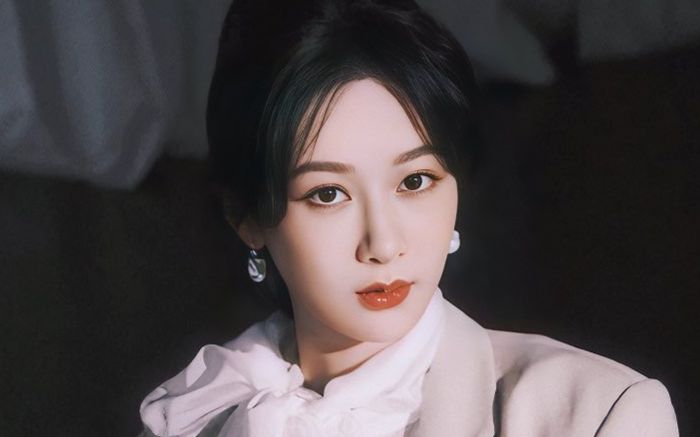 Phũ phàng như Dương Tử, vừa mới chia tay đã vội vàng tuyên bố đối đầu tình cũ